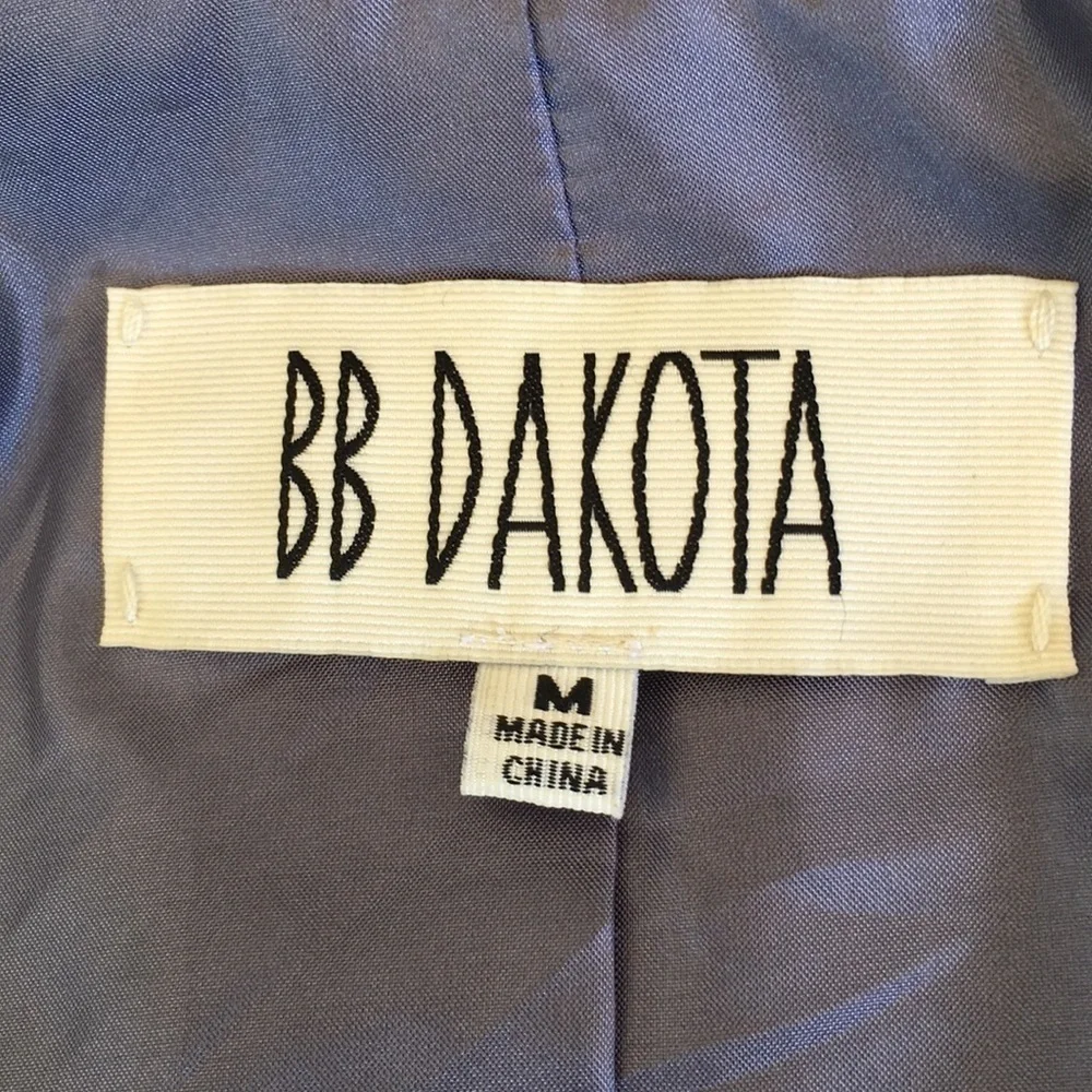 BB Dakota vest. Size Medium. Leather Trim
